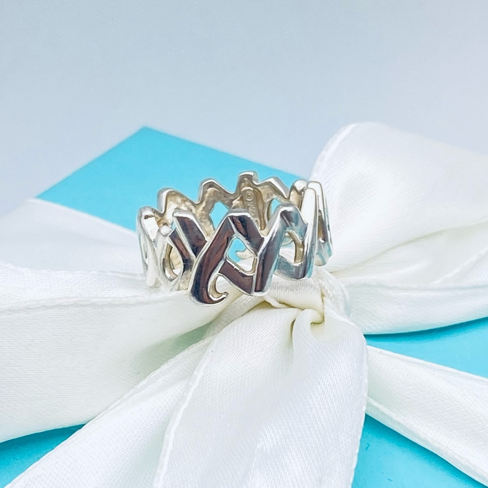 Tiffany & Co. Paloma Picasso Graffiti Love and Kisses Ring Size 6 1/4